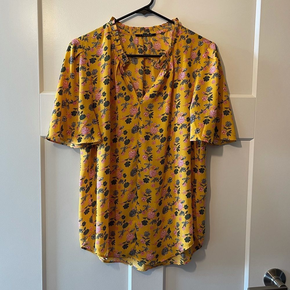 T Tahari Wallflower Floral Ruffle Neck Top - Picture 4 of 8